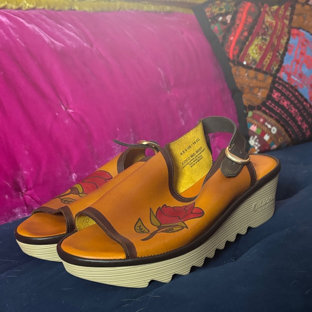 Cherokee Tan Floral Platform Sandals - Picture 2 of 2